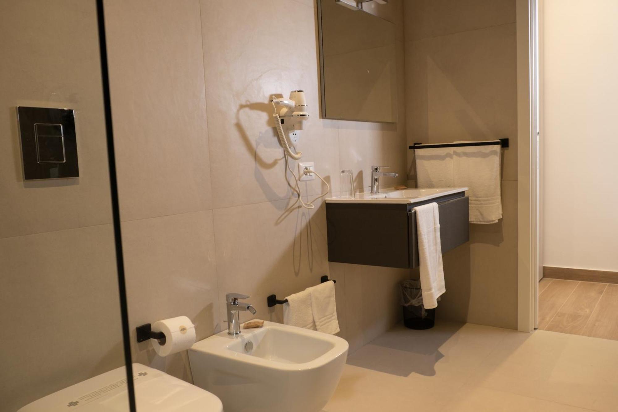 Monumental Luxury Rooms Caserta Exterior photo