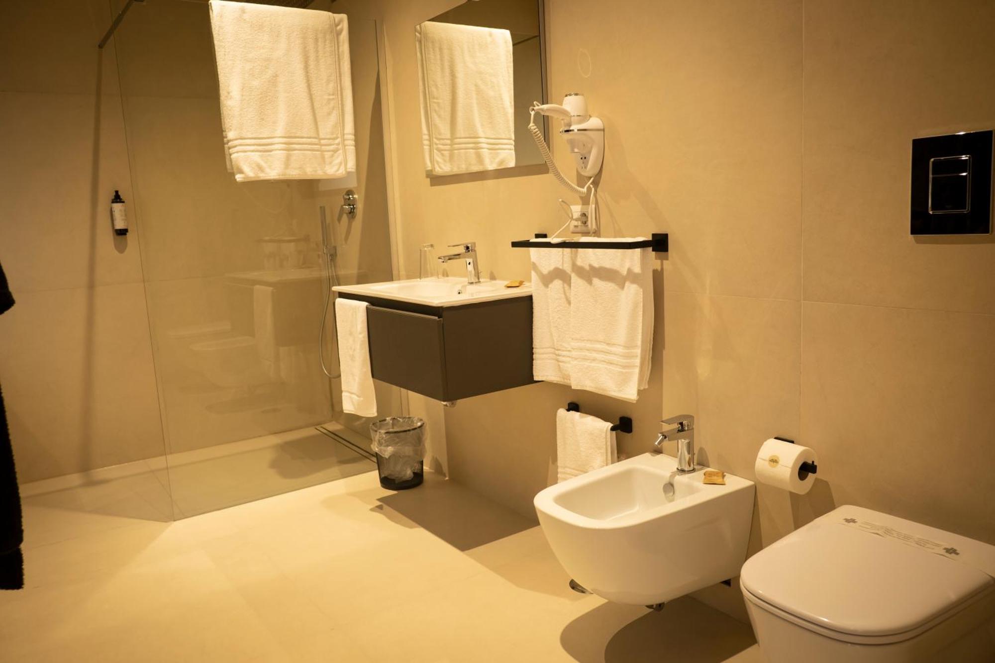 Monumental Luxury Rooms Caserta Exterior photo