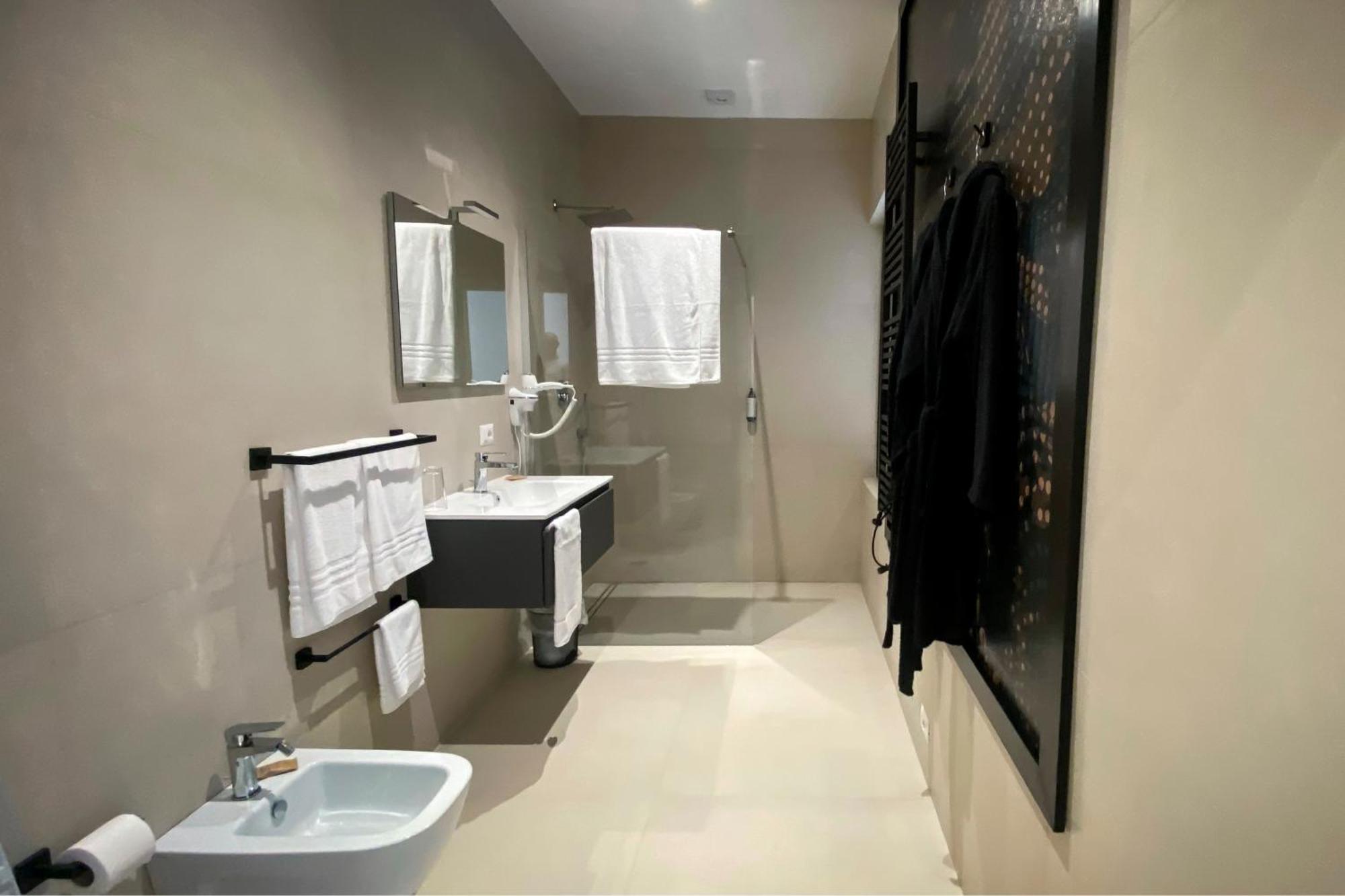 Monumental Luxury Rooms Caserta Exterior photo